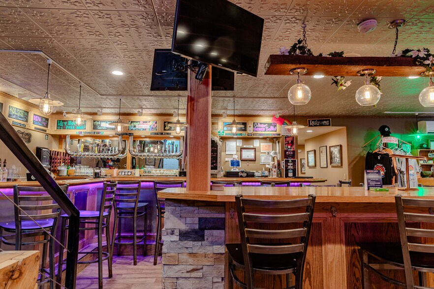 More Photos Of 315 E Seneca St, Manlius General Retail For Sale