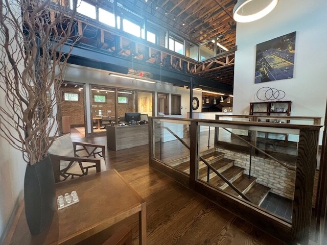 More Photos Of 220 N River St, East Dundee Freestanding For Sale