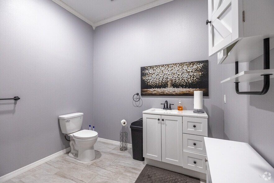 More Photos Of 1520 S Suncoast Blvd, Homosassa Manufacturing For Sale