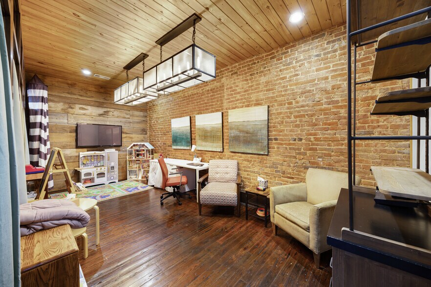 More Photos Of 109 E Lafayette St, Jackson Office Residential For Lease