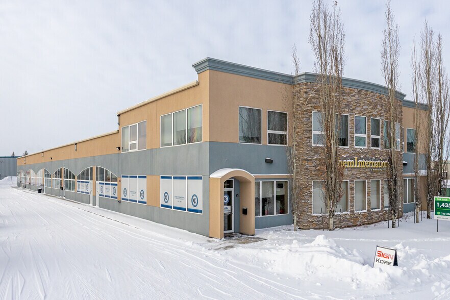 More Photos Of 10780 180 St NW, Edmonton Flex For Sale