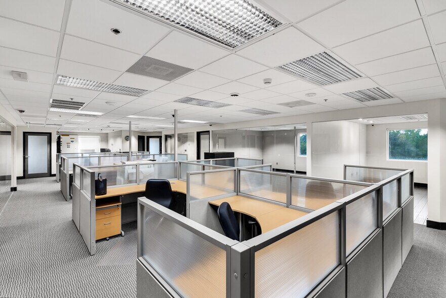More Photos Of 12595 SW 137th Ave, Miami Office Residential For Lease