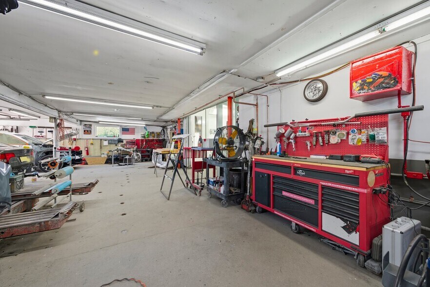 More Photos Of 1262-1264 US-22, Lebanon Auto Repair For Sale