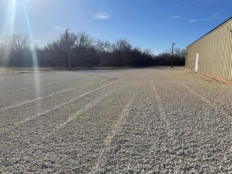 More Photos Of 2925 E US Highway 80, Abilene Warehouse For Lease
