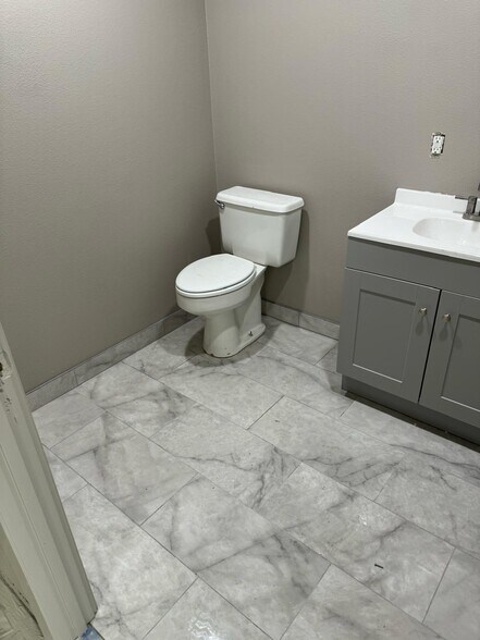 More Photos Of 1210 SE Walton Blvd, Bentonville Freestanding For Lease