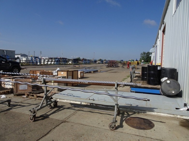 More Photos Of 4604 62nd Ave, Lloydminster Warehouse For Lease