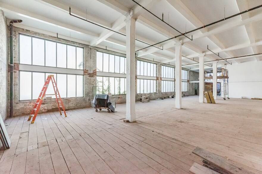 More Photos Of 5-33 48th Ave, Long Island City Apartments For Lease