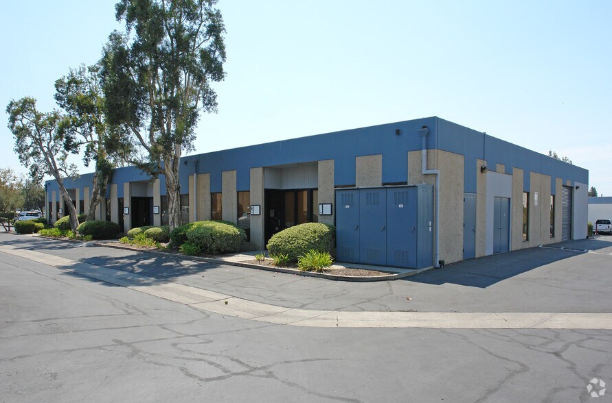 More Photos Of 4883 Ronson Ct, San Diego Unknown For Lease