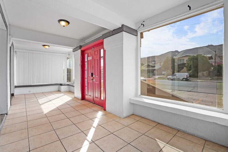 More Photos Of 2422 Montana Ave, El Paso Storefront Retail Office For Sale