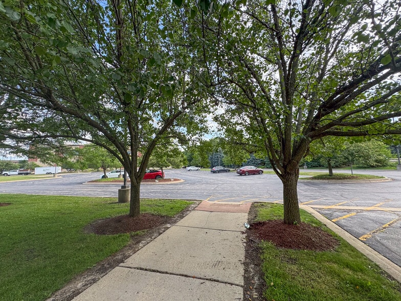 More Photos Of 1776 Legacy Cir, Naperville Medical For Sale