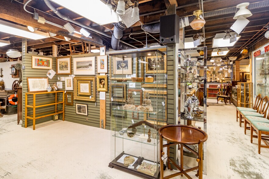 More Photos Of 802 Washington St, Port Townsend General Retail For Sale