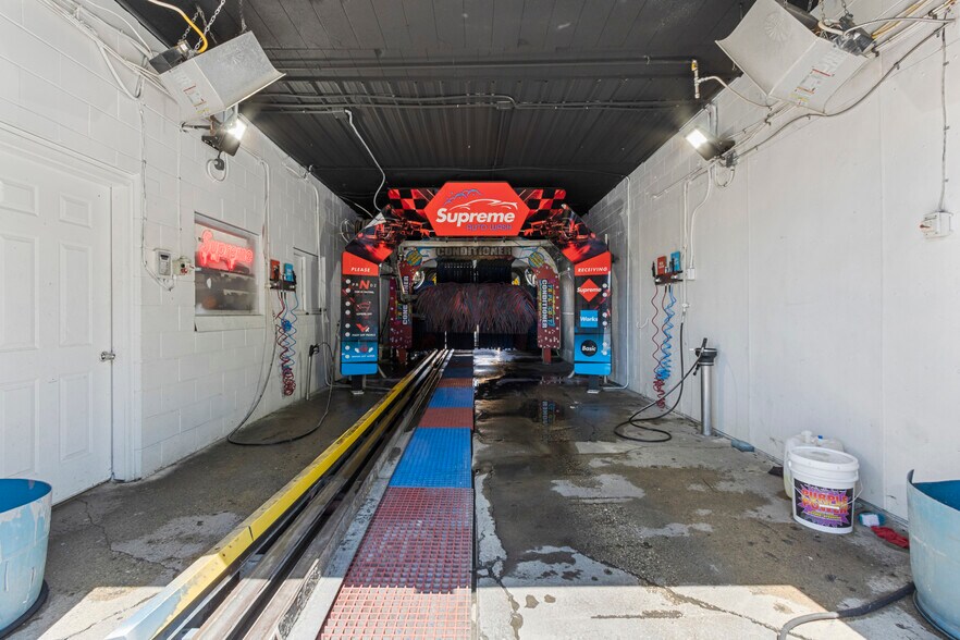 More Photos Of 4057 Dix Hwy, Lincoln Park Freestanding For Sale