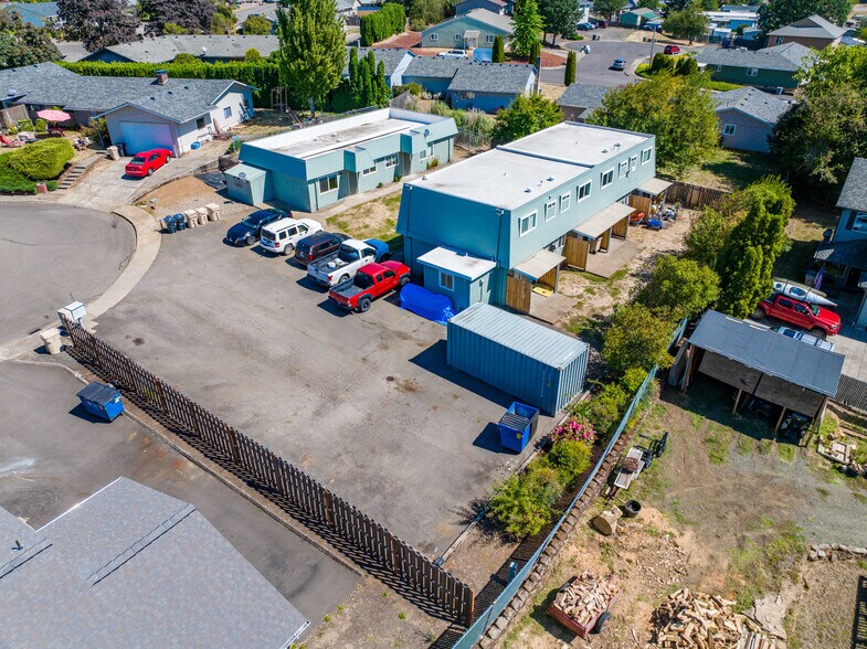 More Photos Of 175 NE Fern Ct, Dallas Apartments For Sale