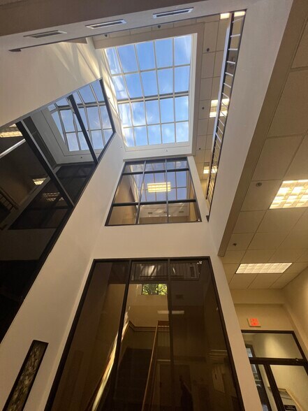 More Photos Of 16 Industrial Blvd, Paoli Office For Sale