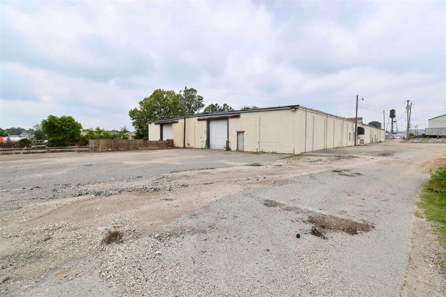 More Photos Of 205 Bellvue St, Jackson Warehouse For Lease
