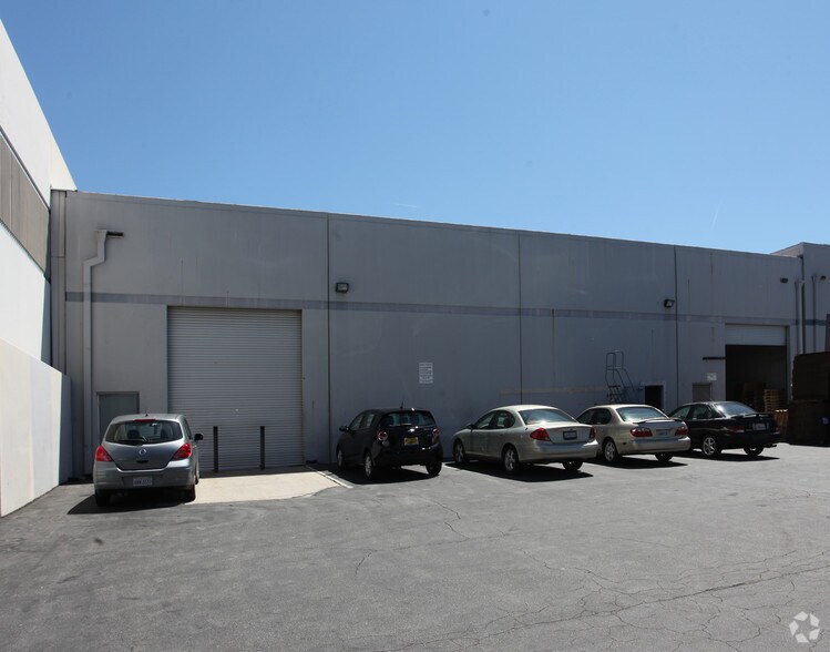 More Photos Of 2241 Madera Rd, Simi Valley Warehouse For Lease