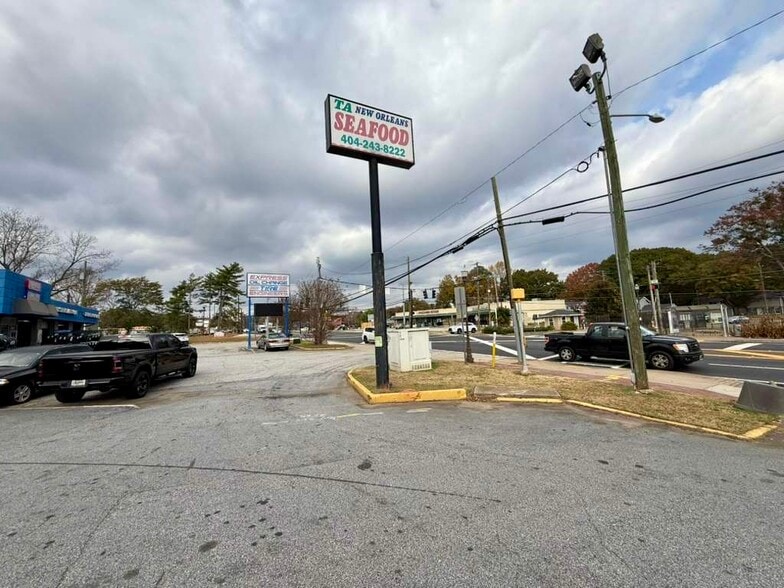 More Photos Of 2565 Candler Rd, Decatur Freestanding For Sale