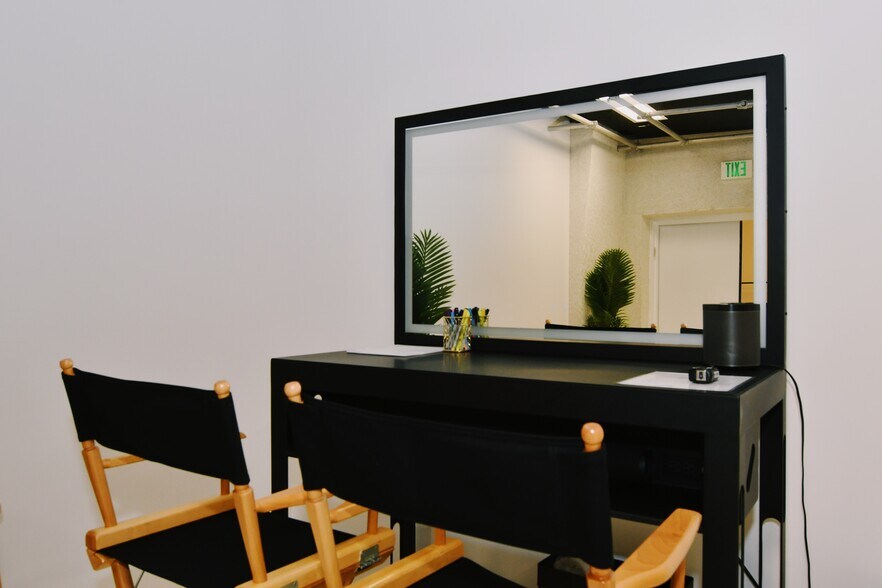 More Photos Of 1104 S Robertson Blvd, Los Angeles Office For Lease