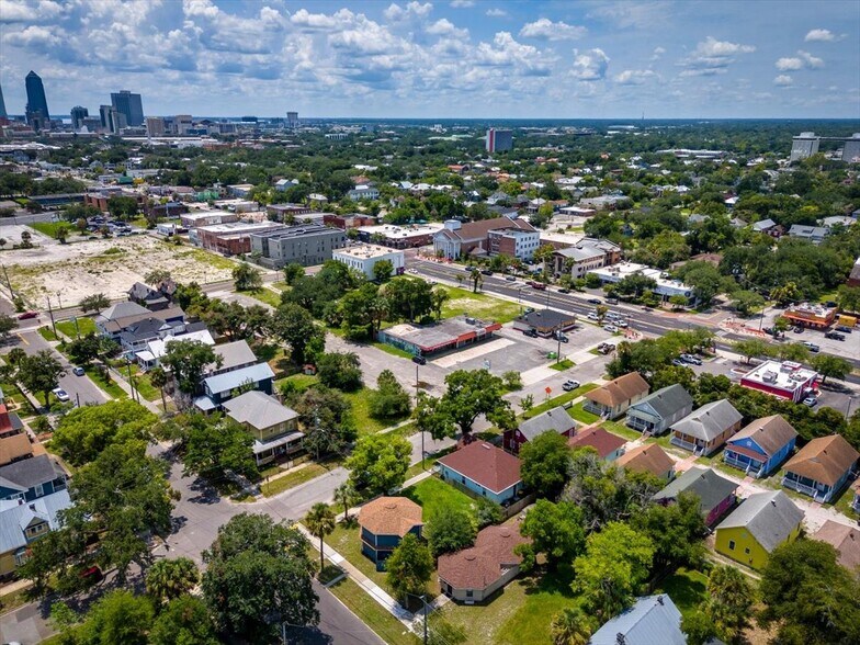 More Photos Of 20 E 9th St, Jacksonville Freestanding For Lease