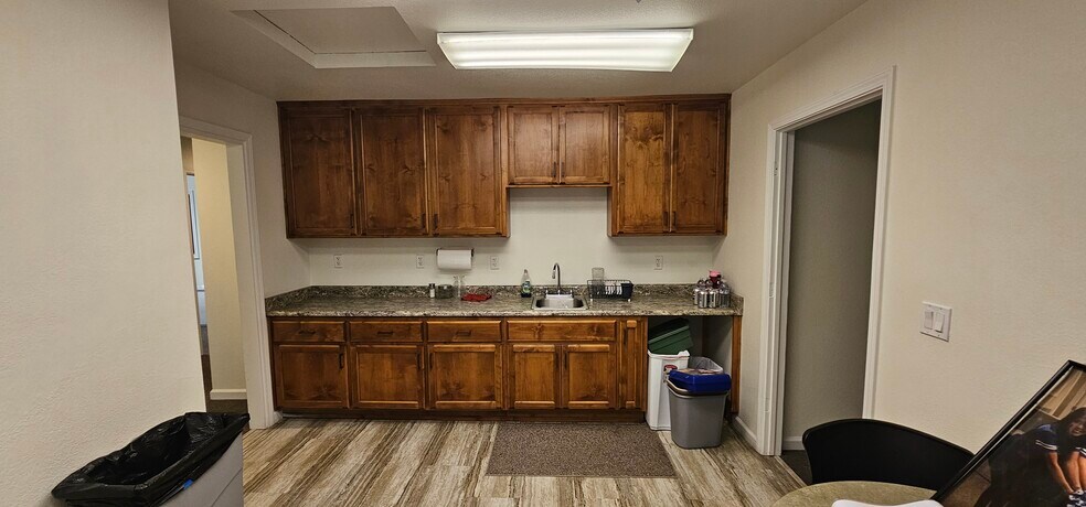 More Photos Of 1425 Butte House Rd, Yuba City Office For Lease