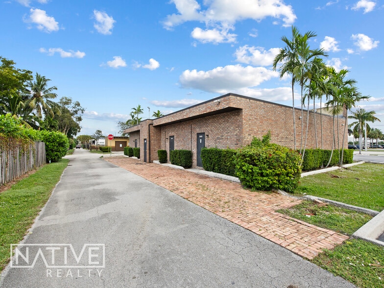 More Photos Of , Oakland Park General Retail For Sale