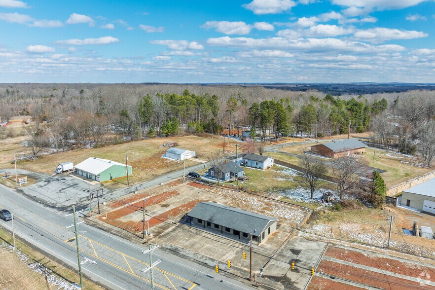 More Photos Of 1896 Old US Highway 52, Lexington Medical For Lease