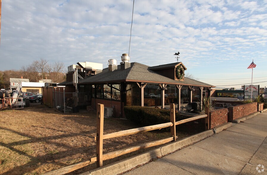 More Photos Of 572 Watertown Ave, Waterbury Restaurant For Sale