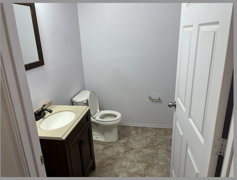 More Photos Of 1470 Champion Rd, Terrell Industrial For Lease