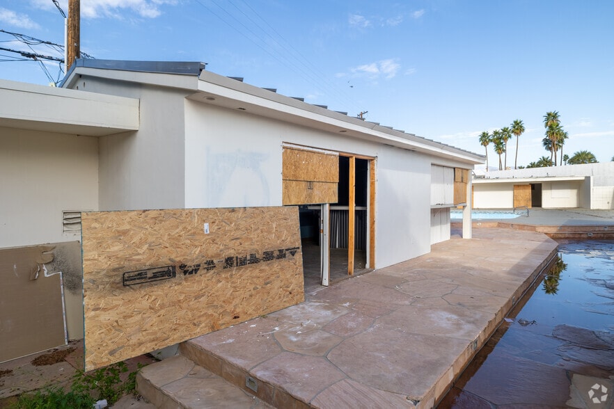 More Photos Of 2249 N Palm Canyon Dr, Palm Springs Hotel For Sale