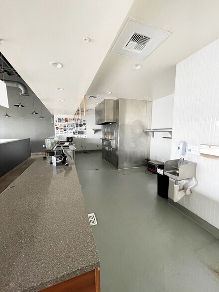 More Photos Of 2998 Highway 412 E, Siloam Springs General Retail For Lease