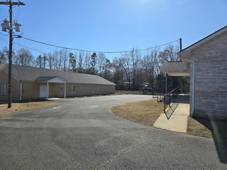 More Photos Of 517 Pleasant Ave, Kannapolis Religious Facility For Sale