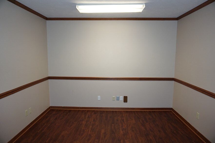 More Photos Of 4400 Bayou Blvd, Pensacola Office Residential For Lease