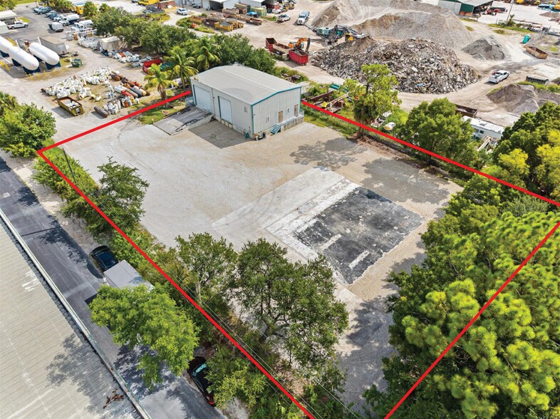More Photos Of 3596 Prospect Ave, Naples Warehouse For Lease