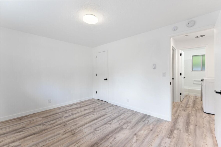 More Photos Of 2507-2525 SE Monroe St, Portland Apartments For Sale