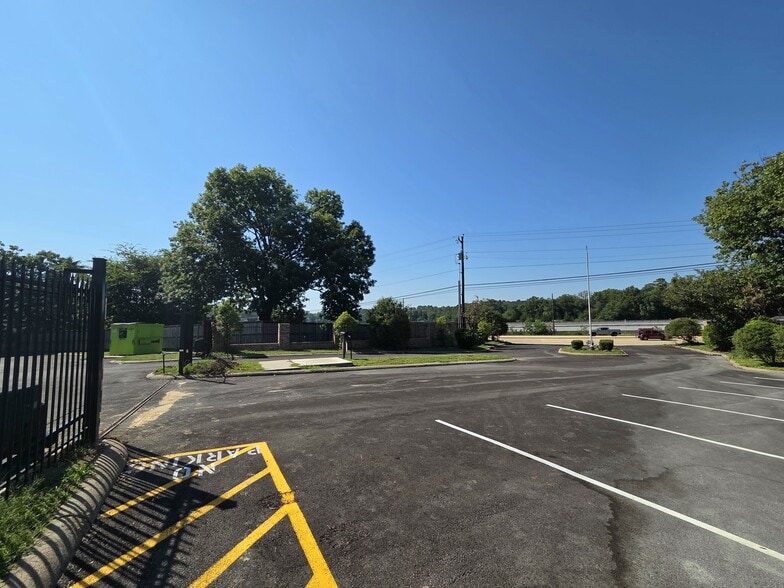 More Photos Of 17578 Highway 105, Montgomery Hotel For Sale