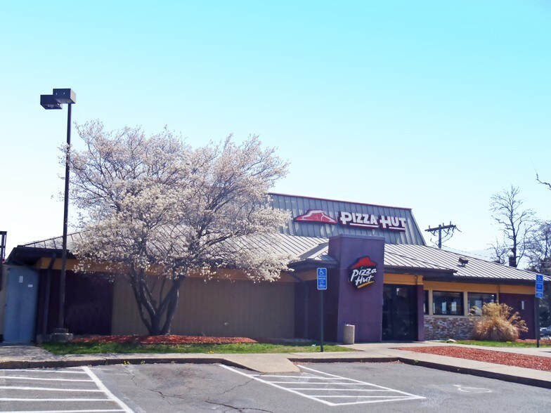 More Photos Of 300 Silver Ln, East Hartford Restaurant For Sale