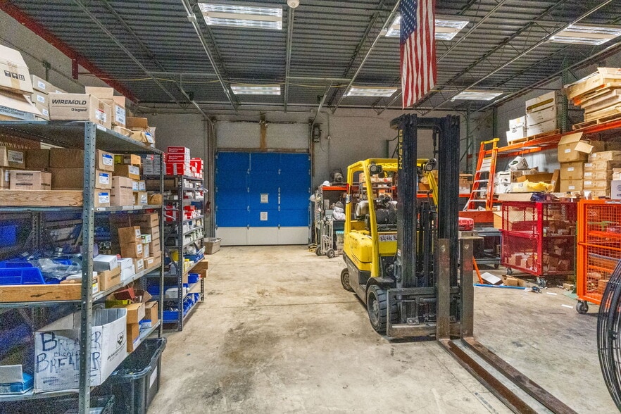 More Photos Of 820-840 Mansfield Ave, Columbus Flex For Sale