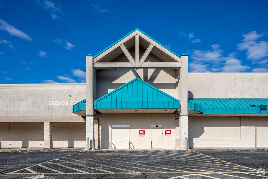 More Photos Of 2120 HWY 19 N, Meridian Freestanding For Lease