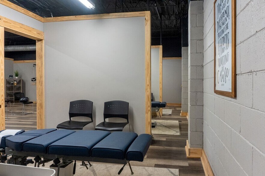 More Photos Of 214 S Church St, Dublin Flex For Sale