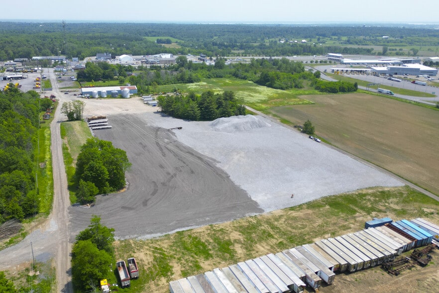 Primary Photo Of 116 Boul Fortin, Saint-bernard-de-lacolle Land For Lease