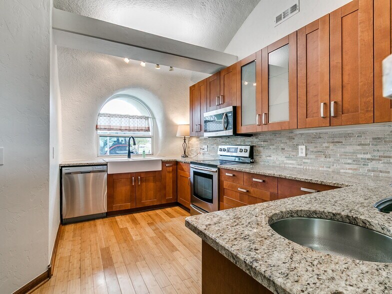 More Photos Of 6745 N Gregory Rd, Yukon Winery Vineyard For Sale