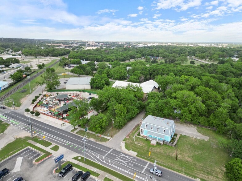 More Photos Of 321 L B J dr, San Marcos Office For Sale