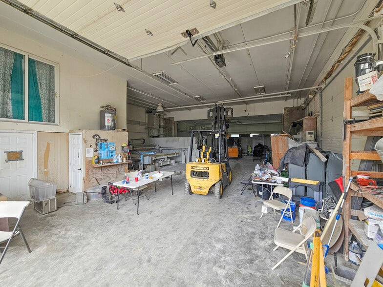 More Photos Of 6301 Foxley Rd, Upper Marlboro Light Manufacturing For Sale