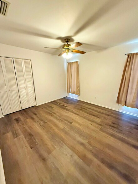 More Photos Of 4141 Deleon St, Fort Myers Religious Facility For Sale