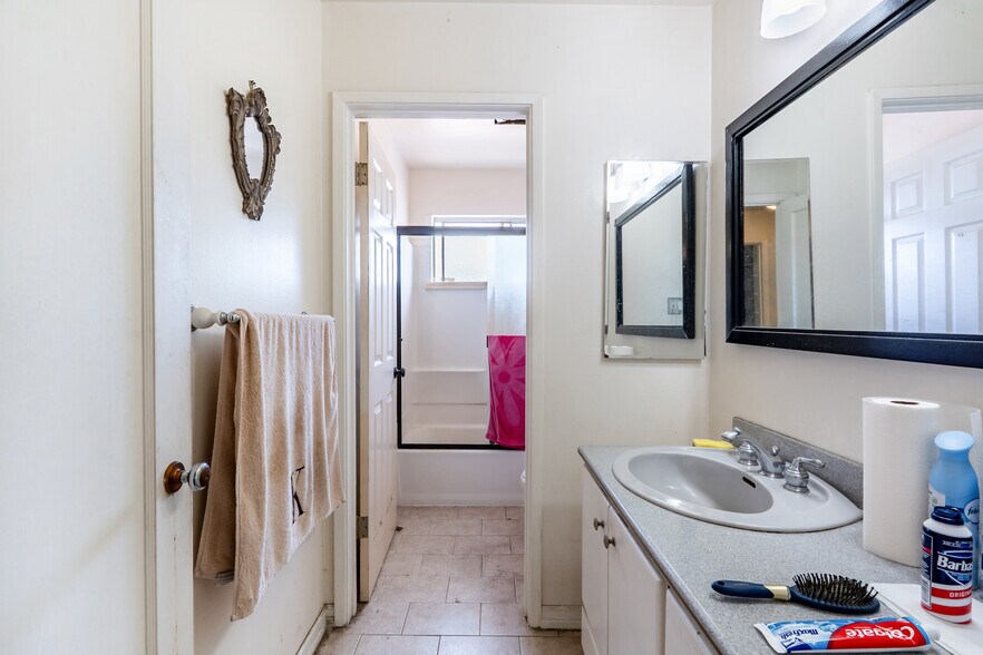 More Photos Of 1110 Allerton St, Redwood City Apartments For Sale