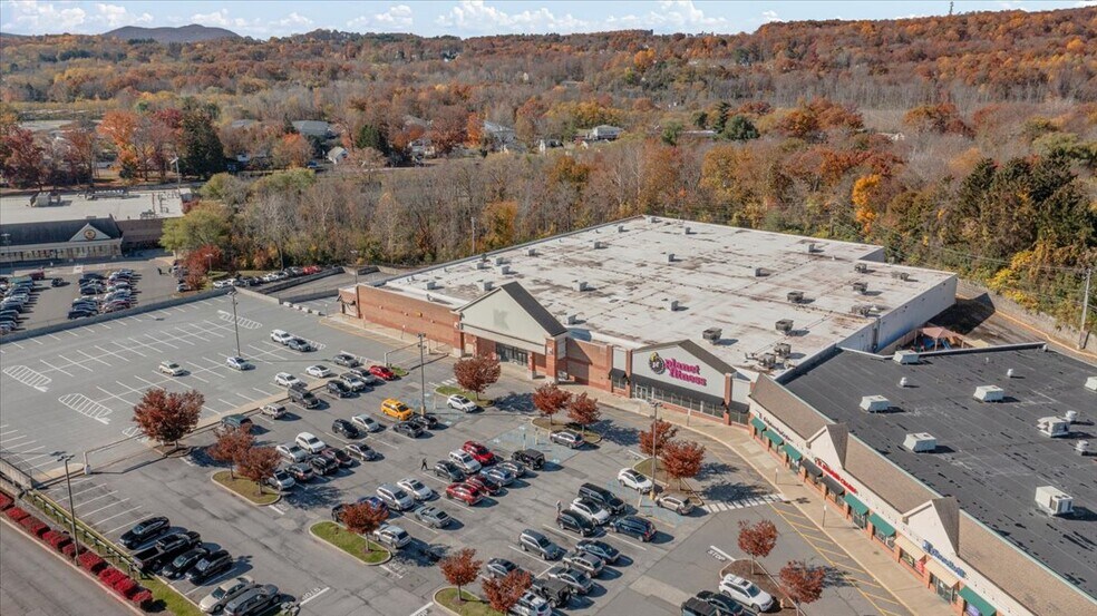 More Photos Of 374 Windsor Hwy, Vails Gate Unknown For Lease