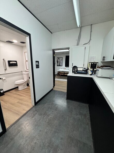 More Photos Of 4351 Murray Ave, Pittsburgh General Retail For Lease