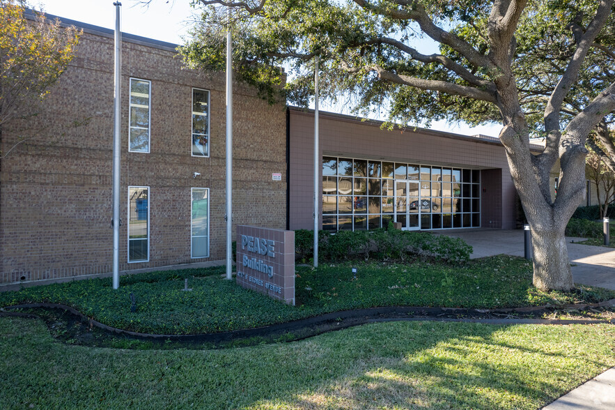 Primary Photo Of 4717 Fletcher Ave, Fort Worth Medical For Sale