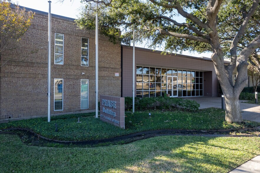More Photos Of 4717 Fletcher Ave, Fort Worth Office For Sale
