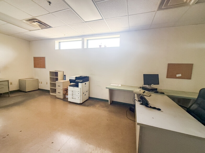 More Photos Of 1765 Claiborne Ave, Shreveport Warehouse For Lease